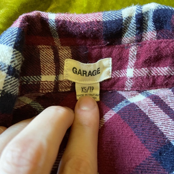 Plaid Sleeveless Button Down - Picture 2 of 2